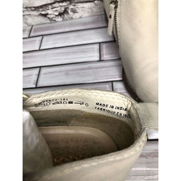 Hush Puppies Medium Moyen Ivory Suede Leather Zip Heel Booties Women Sz 8M US/39 - Picture 15 of 16